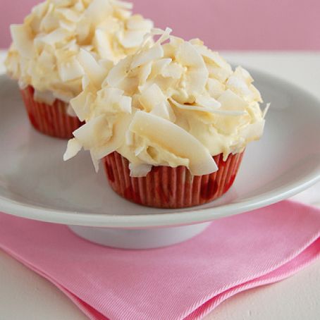 CAKE - Coconut Cupcakes with White Chocolate Icing