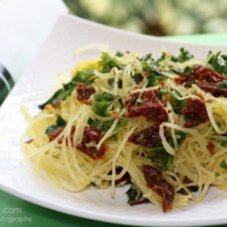Garlicky Spaghetti Squash, Kale & Sundried Tomato Entree