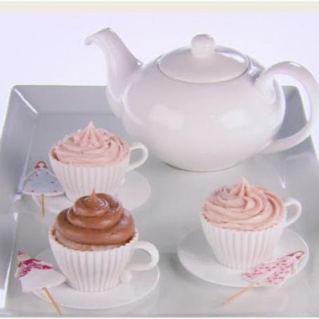 Jade's Strawberry-Filled Cupcakes