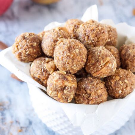 Cinnamon Apple Energy Bites