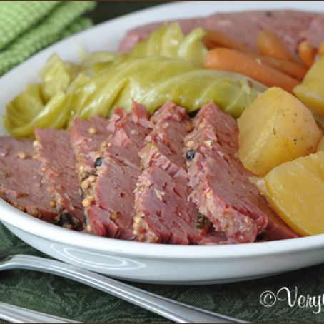Slow Cooker Corned Beef and Cabbage