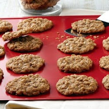 QUAKER'S FAMOUS OATMEAL COOKIES  