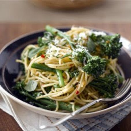 ESPAGUETIS CON BROCOLI