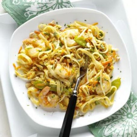 Colorful Shrimp Pad Thai
