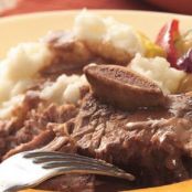 Slow Cooker Braised Short Ribs with Mashed Potatoes