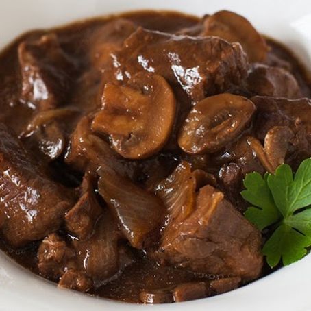 Slow Cookers Red Wine and Mushroom Beef Stew