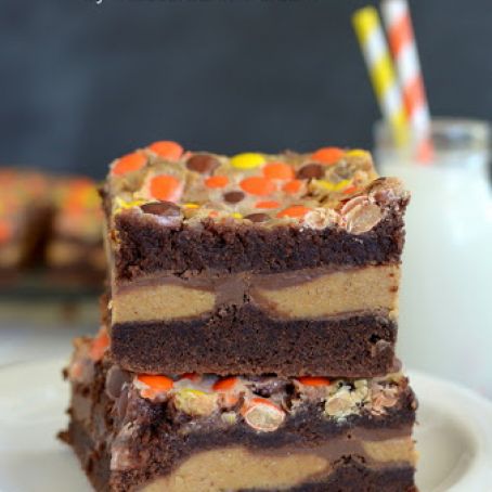 Reese's Gooey Cake Bars