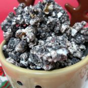 Peppermint Cookies & Cream Popcorn