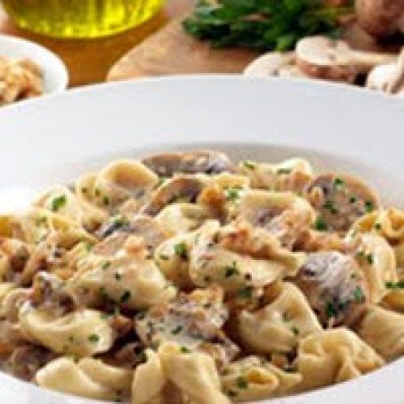 Tortellini in Mushroom-Walnut Cream Sauce Min Dish