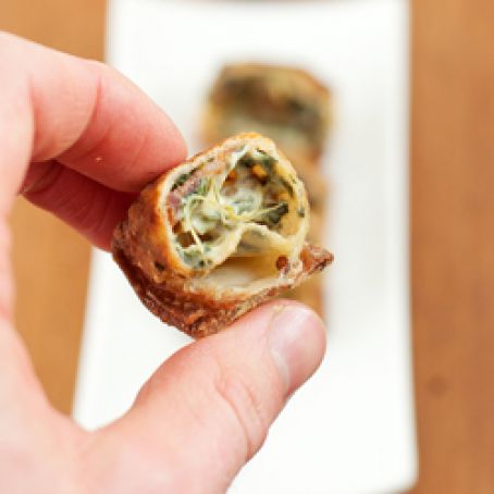 Roasted Garlic, Spinach & Bacon Rangoon