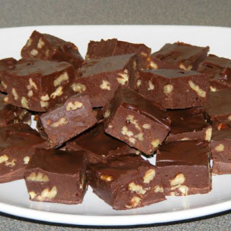Easy Pecan Fudge