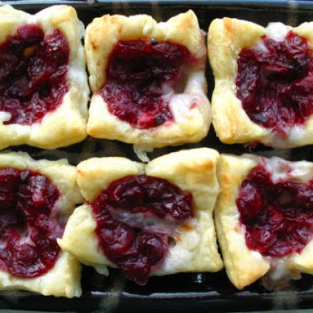 Cranberry Brie Bites