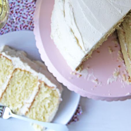 Vanilla Cake with Vanilla Buttercream Icing