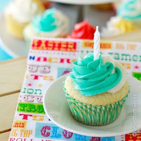 Vanilla Bean Sour Cream Cupcakes
