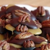 Chocolate Pecan Caramel Turtles