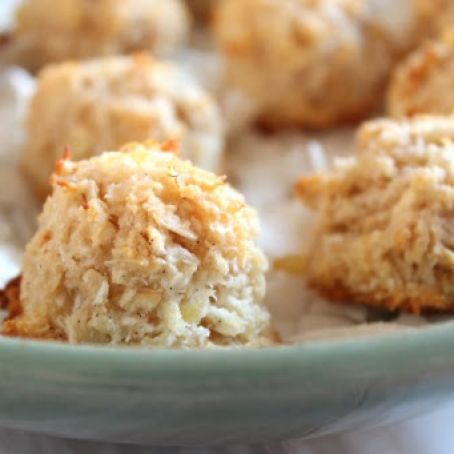 Pina Colada Macaroons