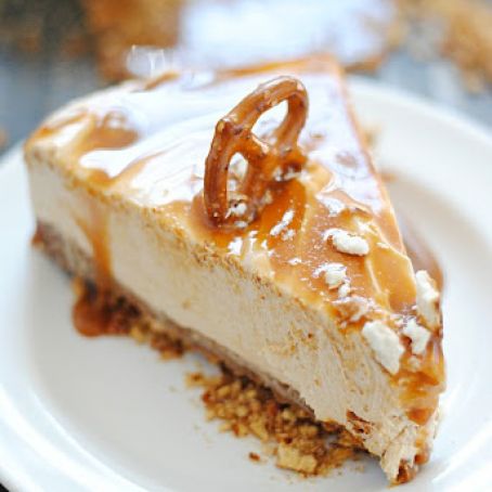 No Bake Peanut Butter Cheesecake {with dulce de leche & pretzel crust}