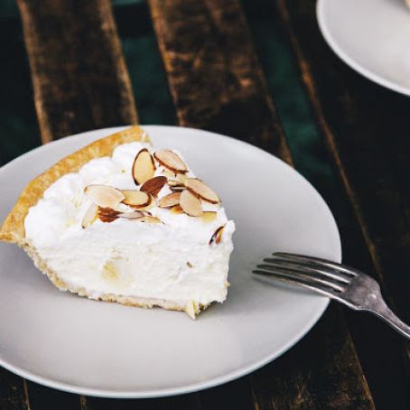 Classic French Banana Cream Pie