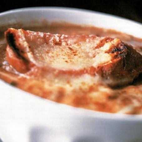Gooey, Cheesy Baked French Onion Soup