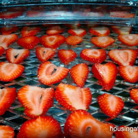 DEHYDRATED STRAWBERRIES