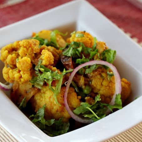 Indian Alu Gobi – Curried Potatoes & Cauliflower with Green Peas