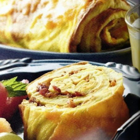 Bacon & Cheddar Omelet Roll