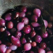 GLAZED PEARL ONIONS & GRAPES