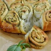 Basil Pesto Rolls