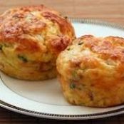 Cottage cheese and egg breakfast muffins with ham and cheddar