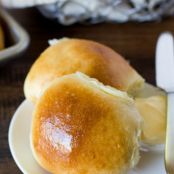 1 Hour Soft & Fluffy Dinner Rolls