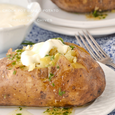 Crock Pot Baked Potatoes with Garlic and Chives