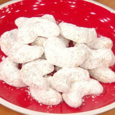 Trisha Yearwood's Crescent Cookies