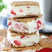 Strawberry Frozen Yogurt Treat