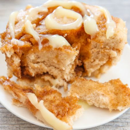 Cinnamon Roll Mug Cake