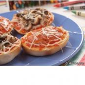 Itsy Bitsy Pizza Bagels