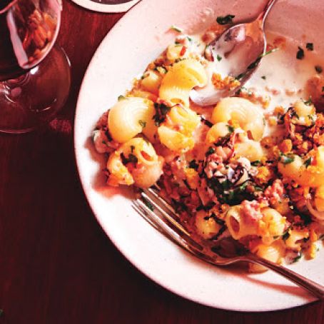 Lumaconi with Prosciutto and Lemon Breadcrumbs