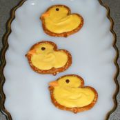 Easter Pretzel Chicks