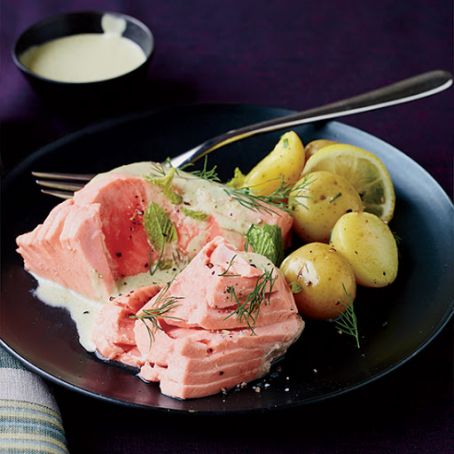 Poached Salmon with Minted Yogurt Sauce