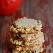 Maple Oatmeal Raisin Cookies