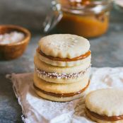 Alfajores (Dulce de Leche Sandwich Cookies)