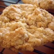 Crispy-Chewy Oatmeal Raisin Cookies