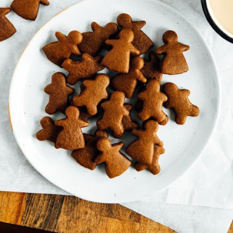 Mini coconut oil gingerbread folk