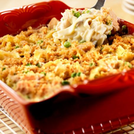 Crowd-Pleasing Tuna Noodle Casserole
