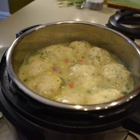 Slow Cooker Chicken and Dumplings