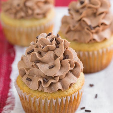Banana Cupcakes with Nutella Buttercream Frosting