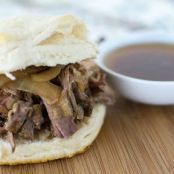 Slow-Cooker Pulled Beef Sammies