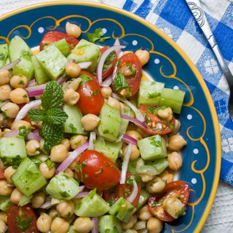 Chickpea Cucumber Salad