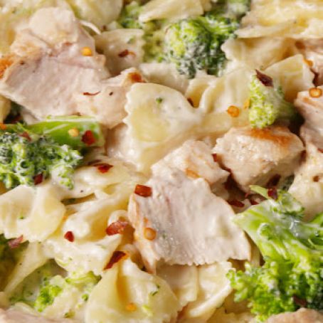 Creamy Chicken & Broccoli Bowties
