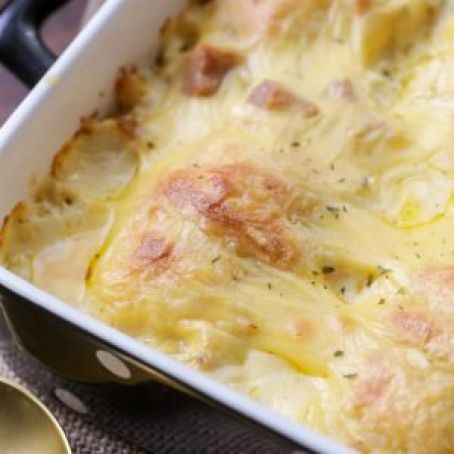 Chicken Crescent Roll Casserole