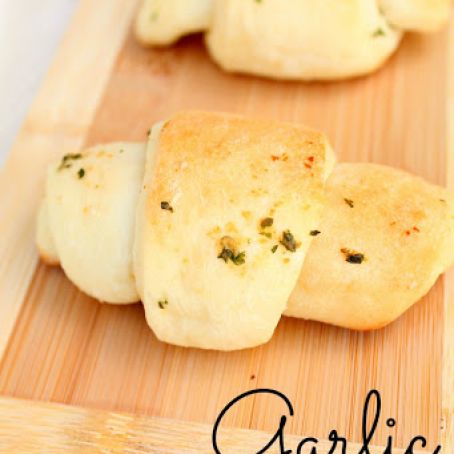 Garlic Dinner Rolls